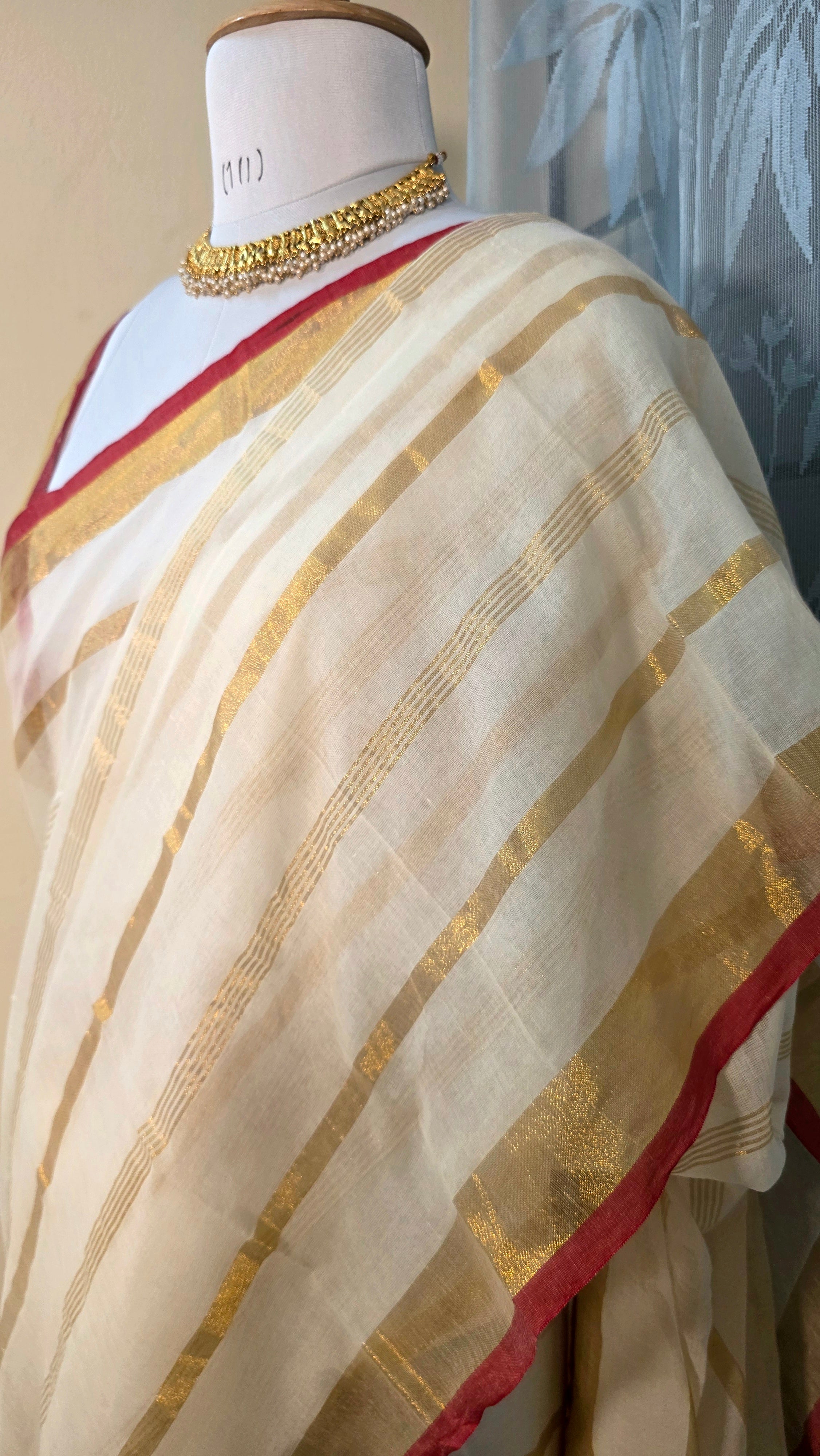Mulcotton red border saree with tussels