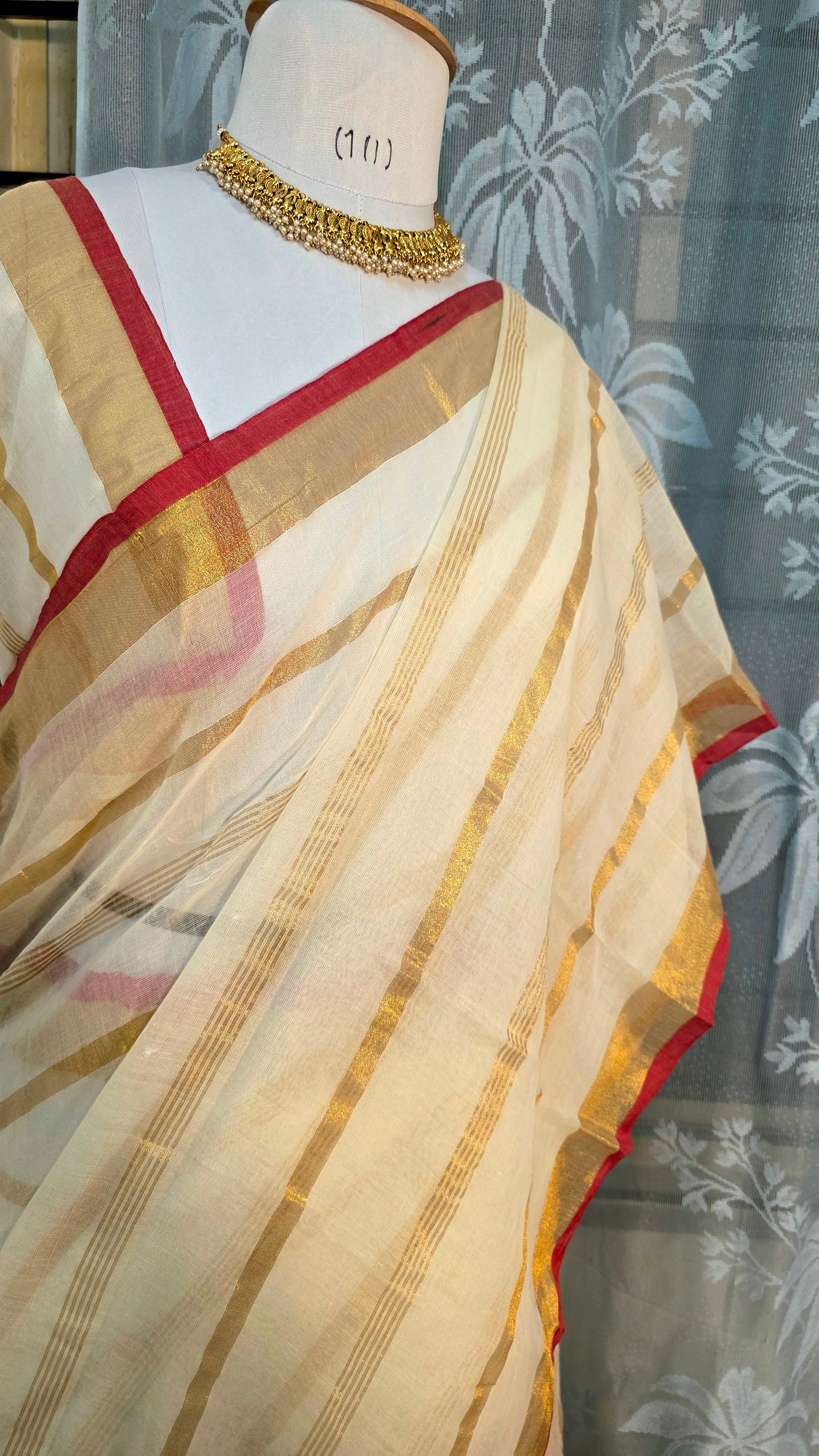 Mulcotton red border saree with tussels